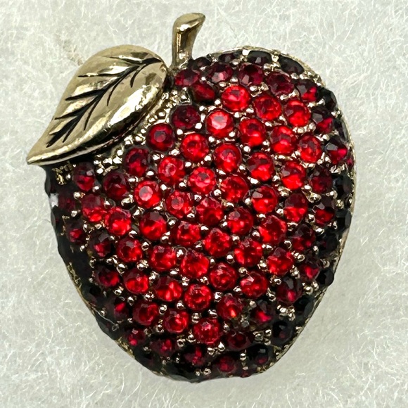 Vintage Monet Red Rhinestone Antique Gold Apple Pin Brooch Teachers Gift - Picture 8 of 15